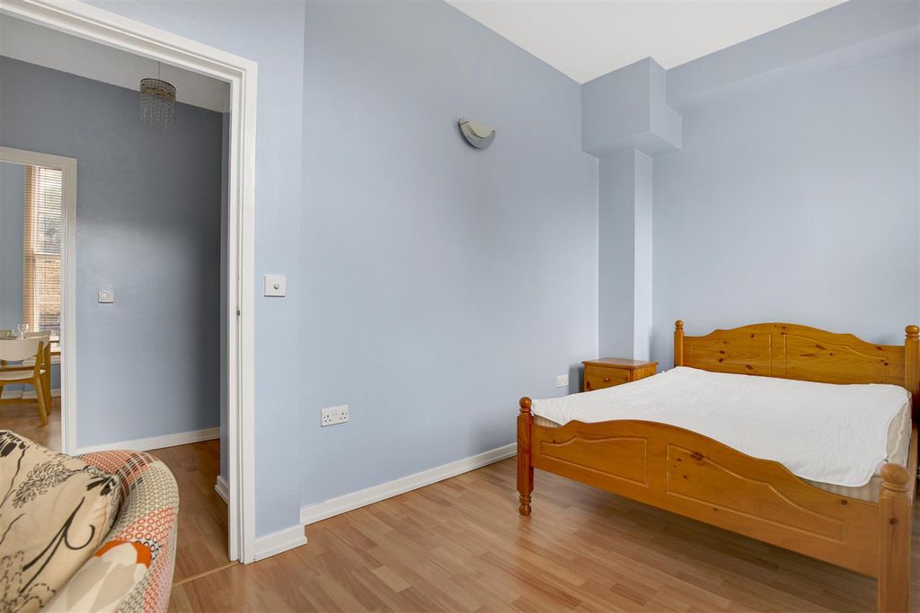 Property photo 2 of 23