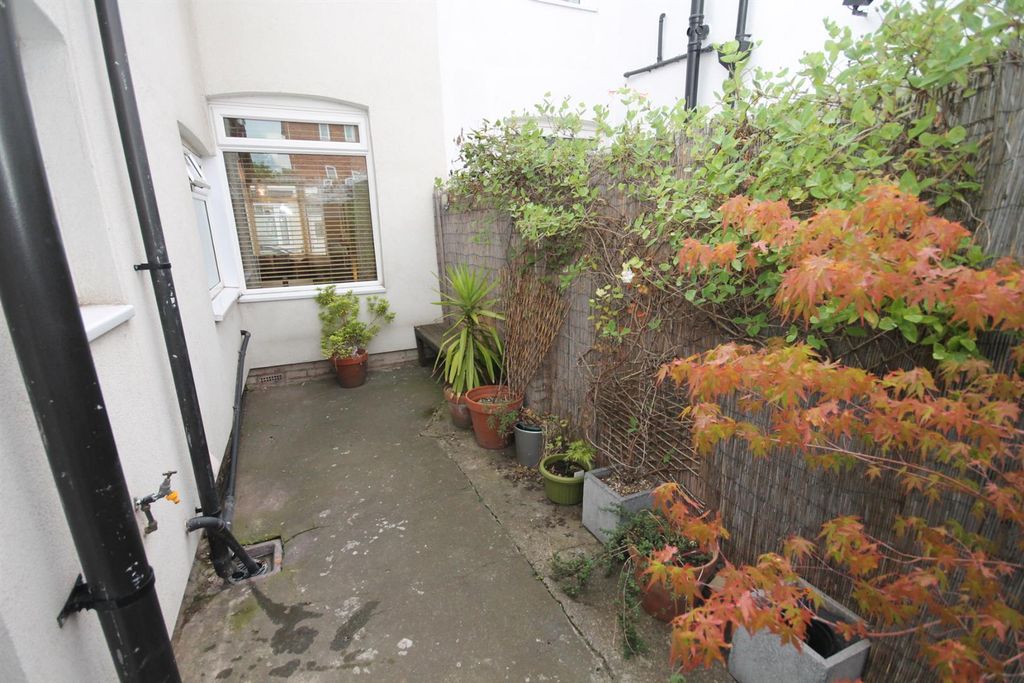 Property photo 3 of 12 Rear