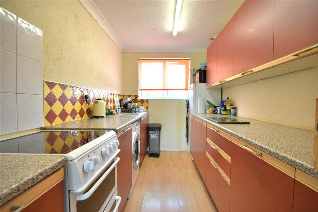 Property photo 3 of 5 Kitchen