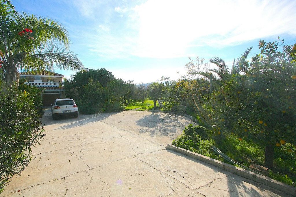 Property photo 1 of 35