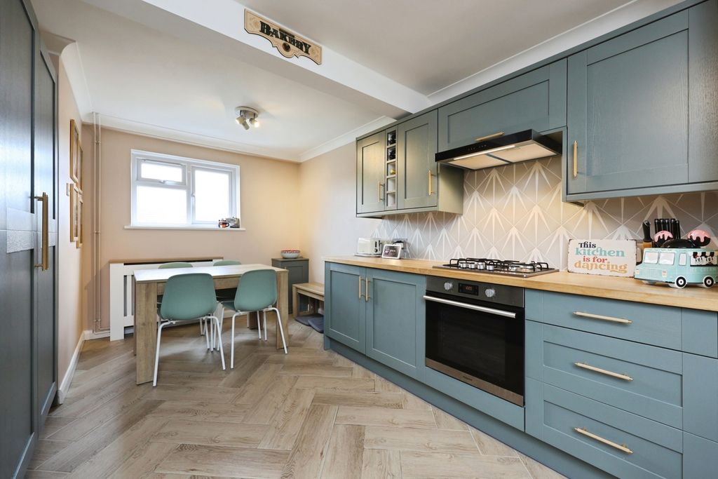 Property photo 3 of 14 Kitchen/Diner