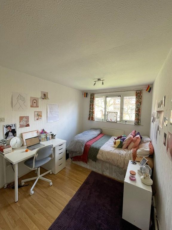 Property photo 3 of 5 Bedroom