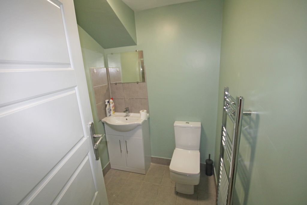 Property photo 3 of 7 3