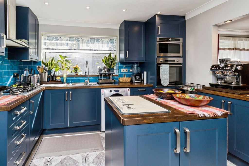 Property photo 2 of 21 Pbox-Img.Jpg