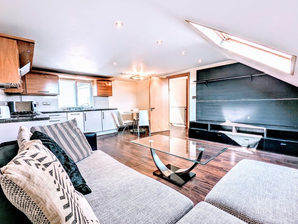 Property photo 2 of 5