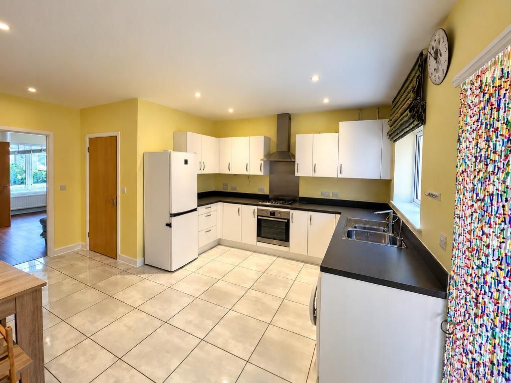 Property photo 2 of 19