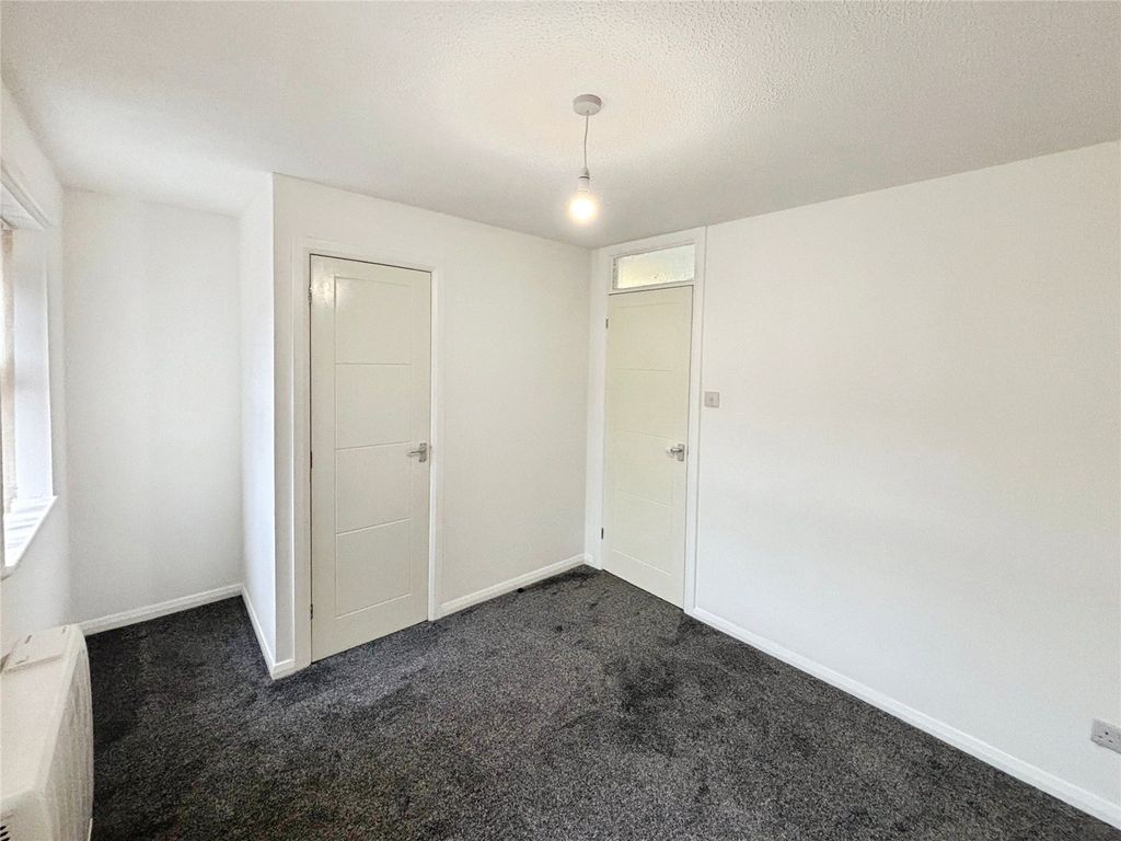 Property photo 3 of 7 Bedroom One