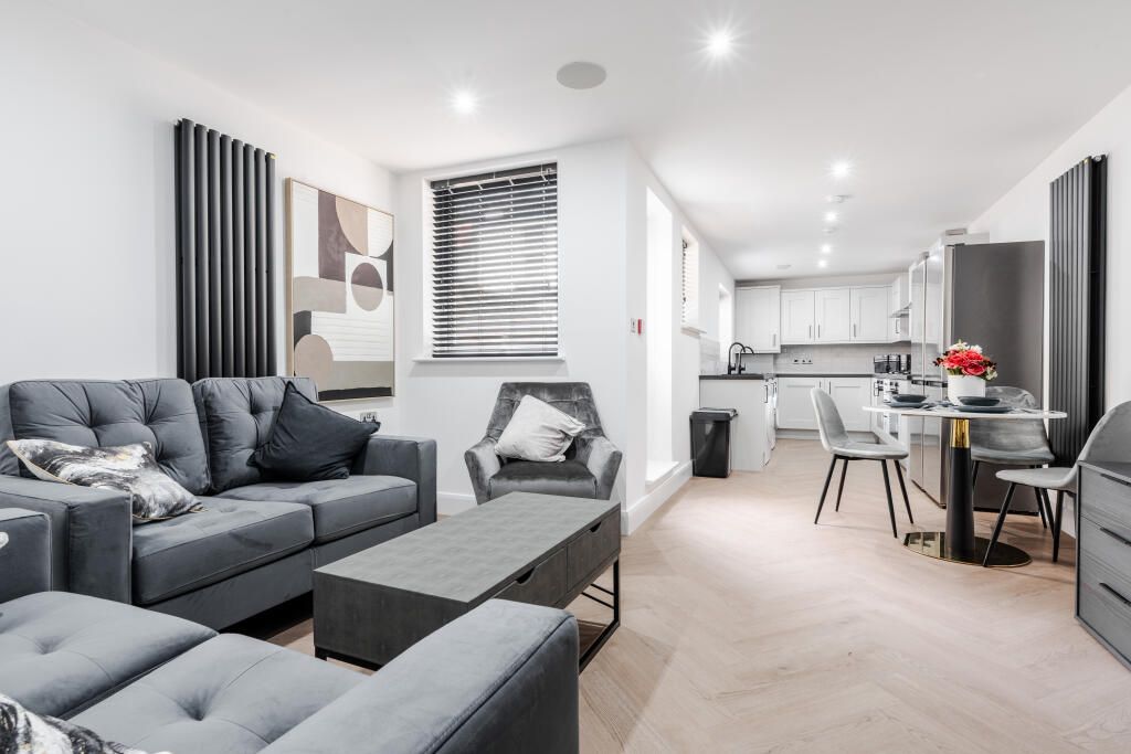 Property photo 2 of 7 Gallery