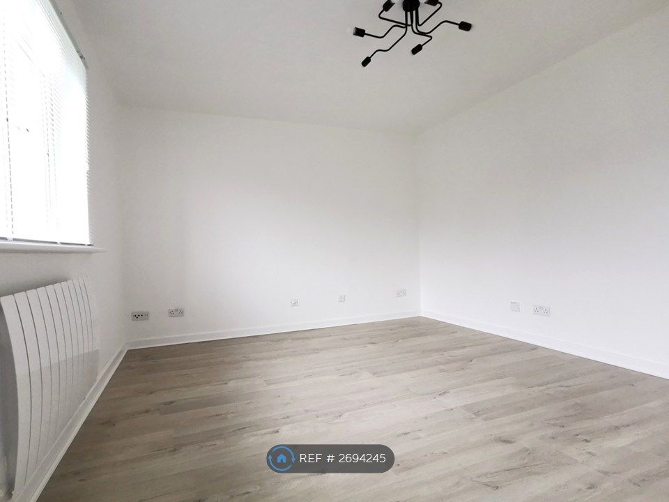 Property photo 3 of 9 Living Room