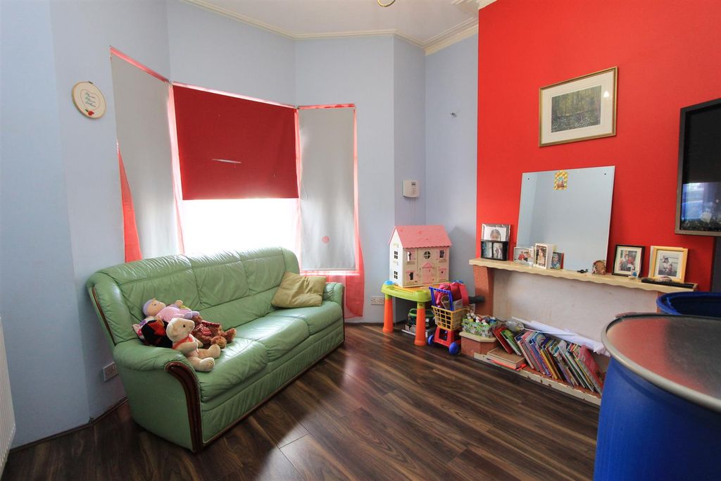 Property photo 2 of 11 02.Jpg
