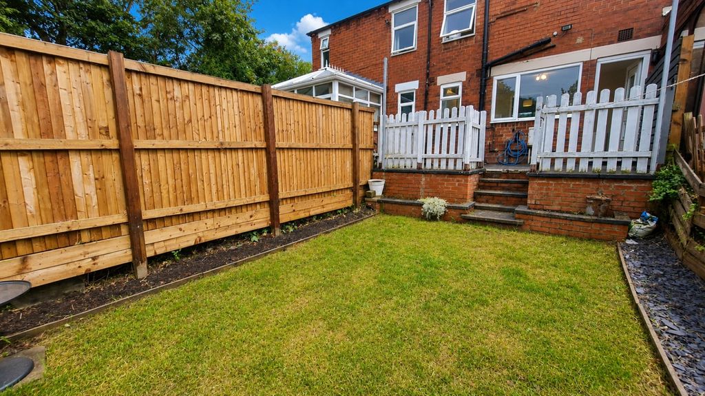 Property photo 2 of 16 Picture No. 27