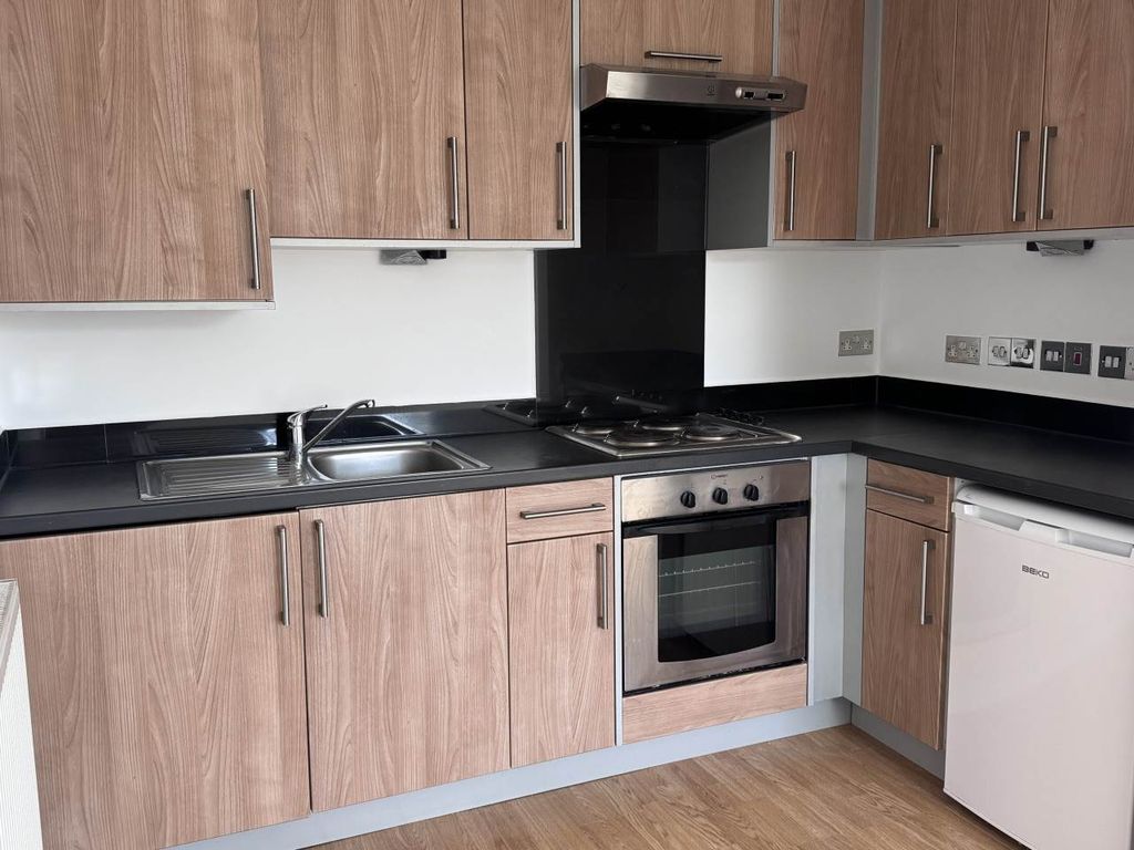 Property photo 2 of 7 Kitchen