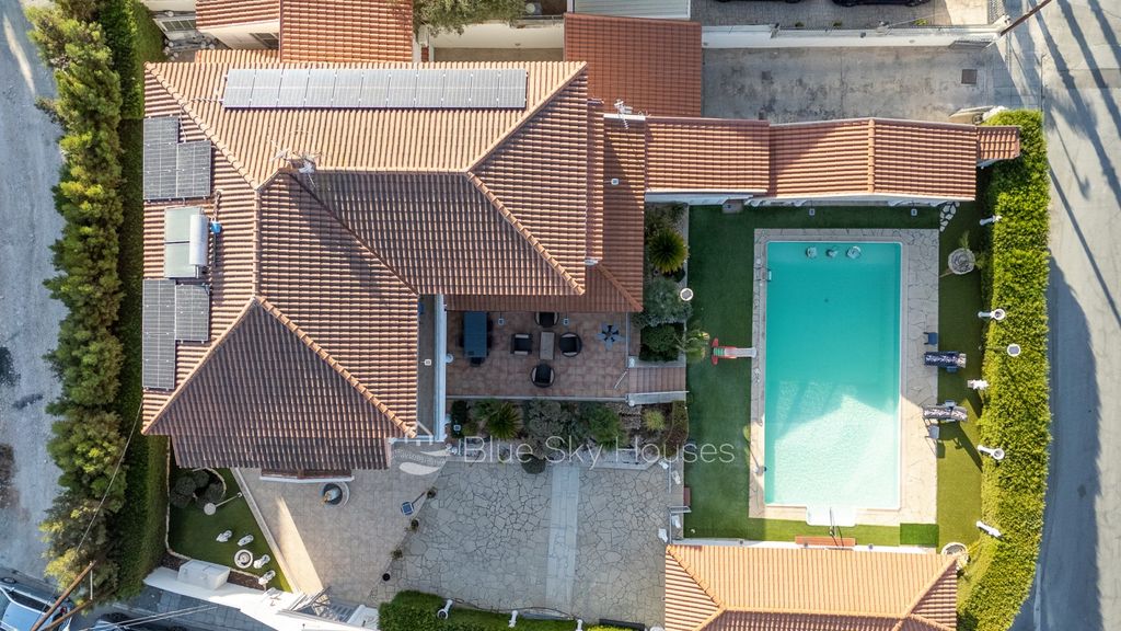 Property photo 1 of 46