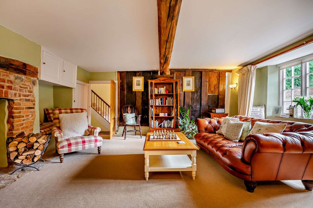 Property photo 1 of 22 Sitting Room