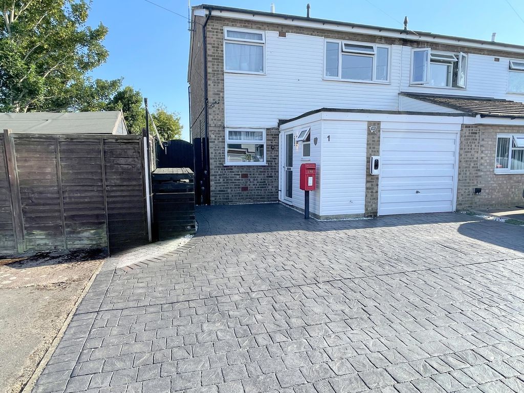 Property photo 1 of 18 Hastings Place