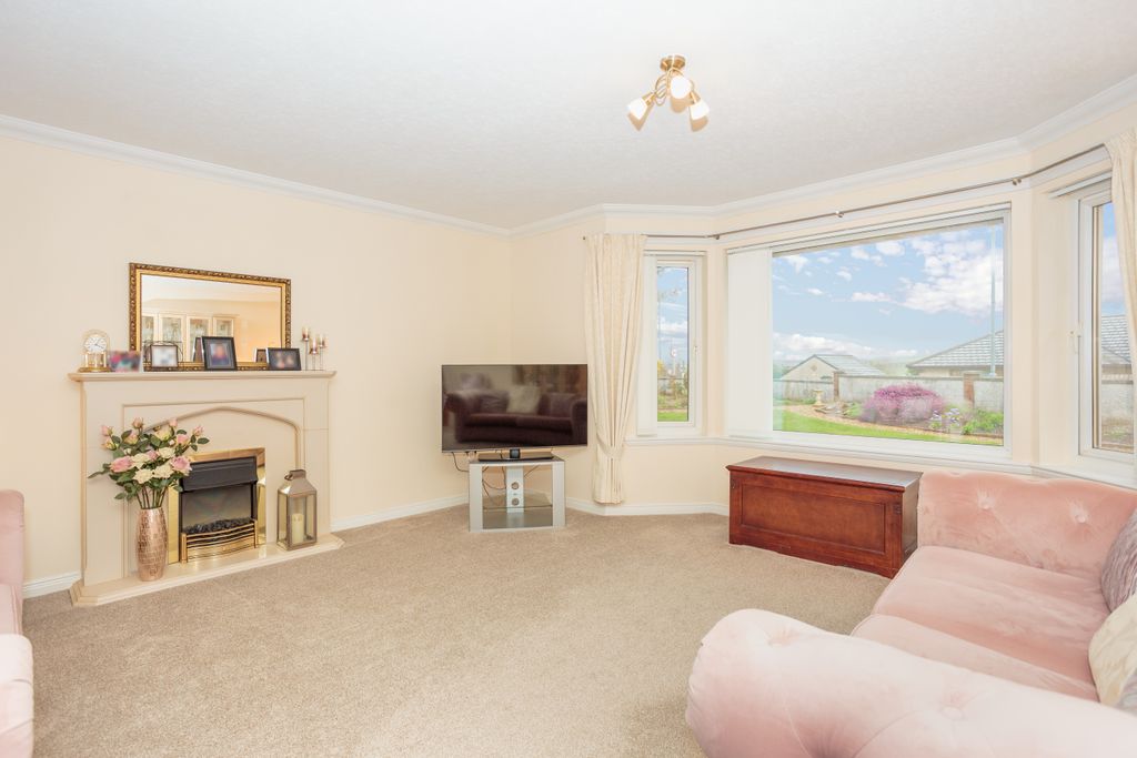 Property photo 2 of 41 Living Room