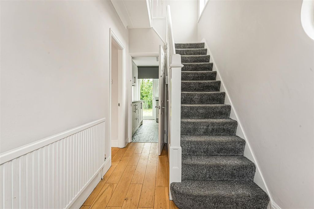 Property photo 2 of 22