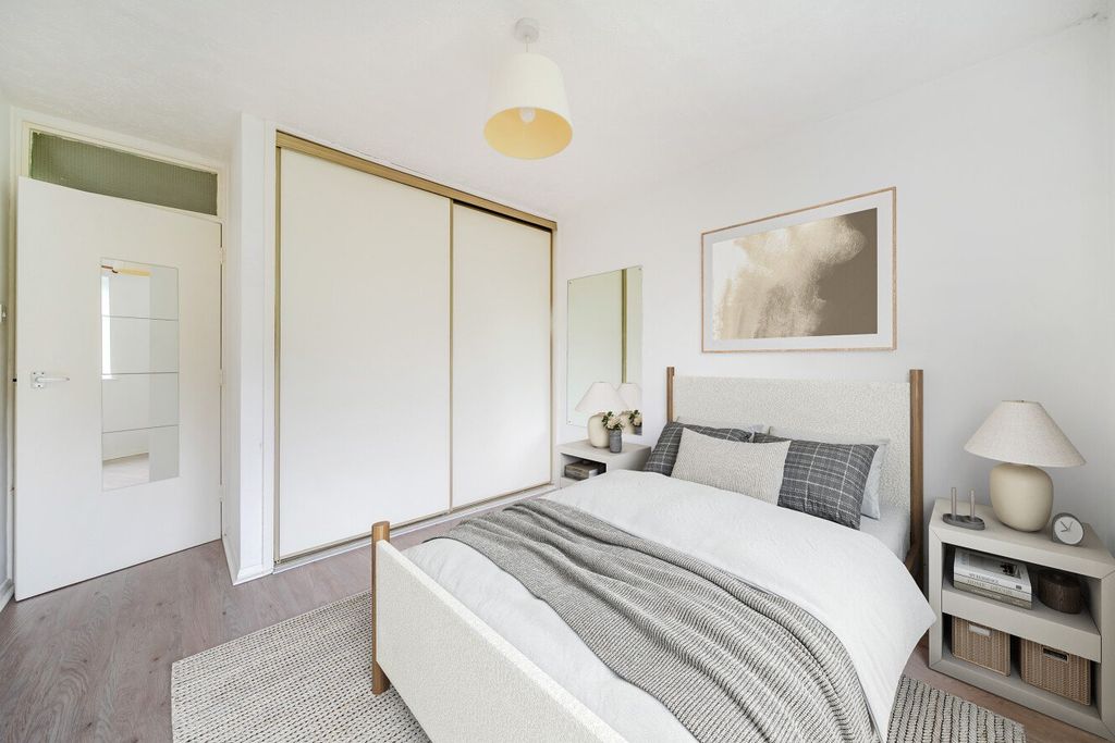 Property photo 2 of 8 Picture No. 37