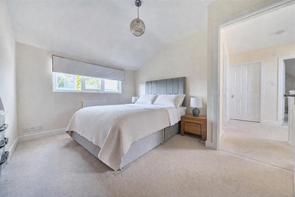 Property photo 3 of 20 Bedroom 1