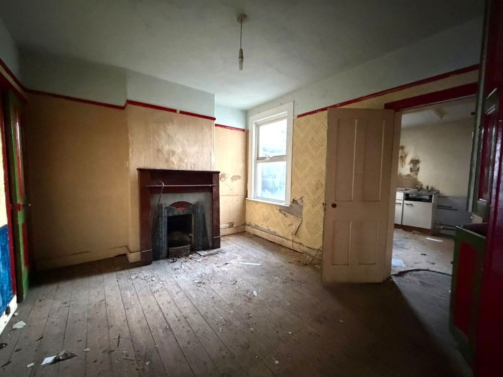 Property photo 3 of 8