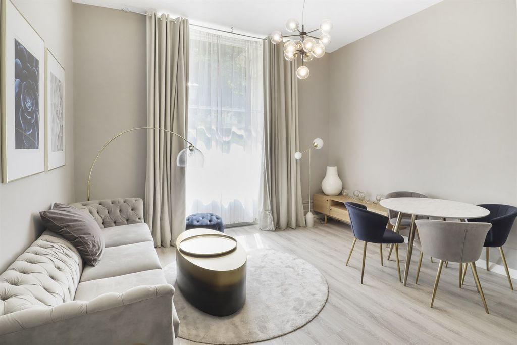 Property photo 1 of 12 (Main)