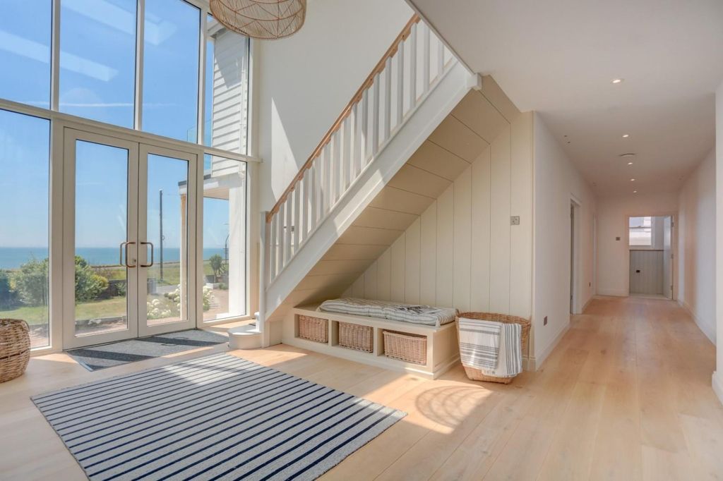 Property photo 2 of 44 4565461