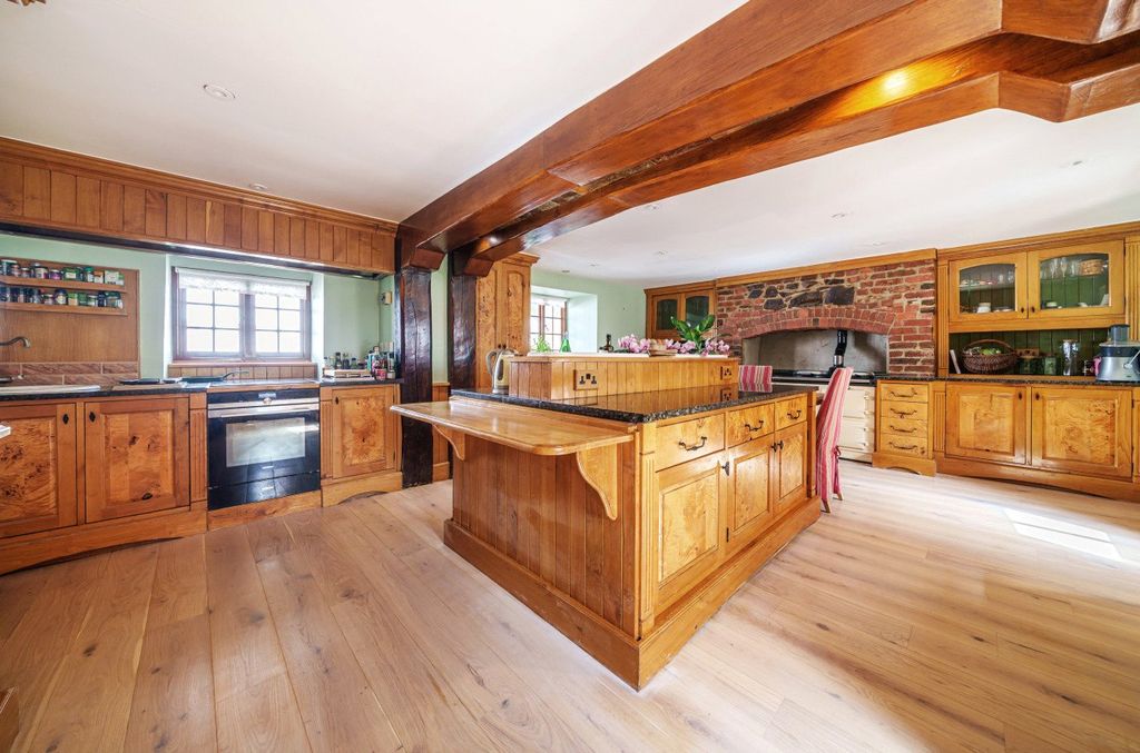 Property photo 2 of 15 Kitchen