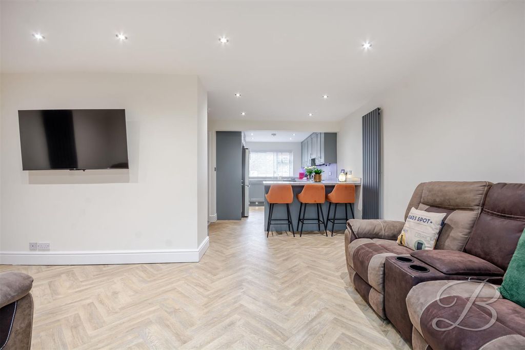 Property photo 3 of 26 Ccltd-16.Jpg