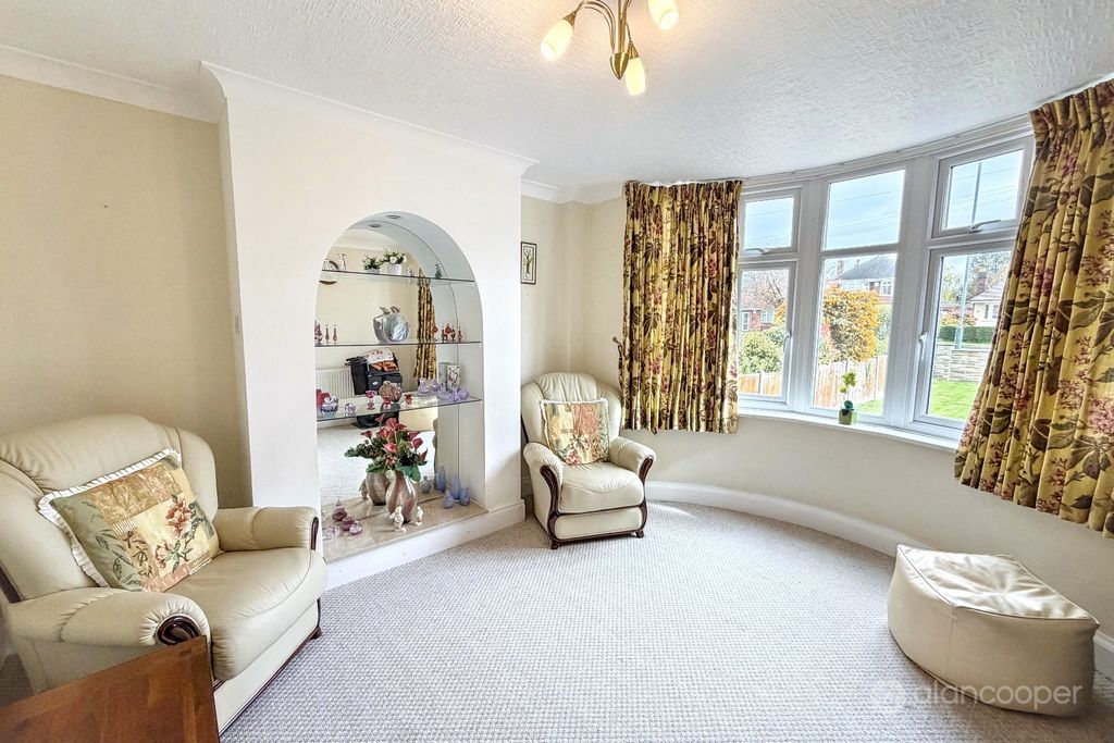 Property photo 2 of 17 5048283