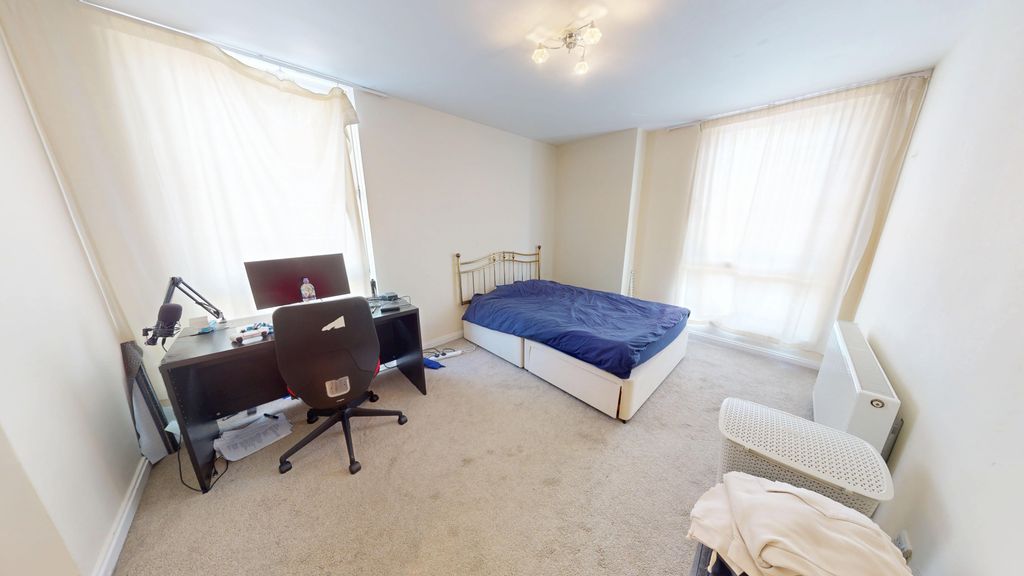 Property photo 3 of 9