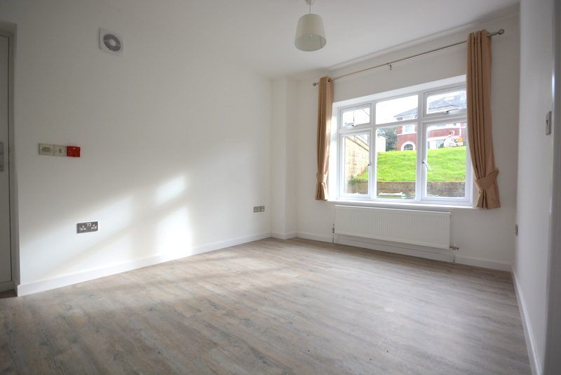 Property photo 3 of 5 Gallery