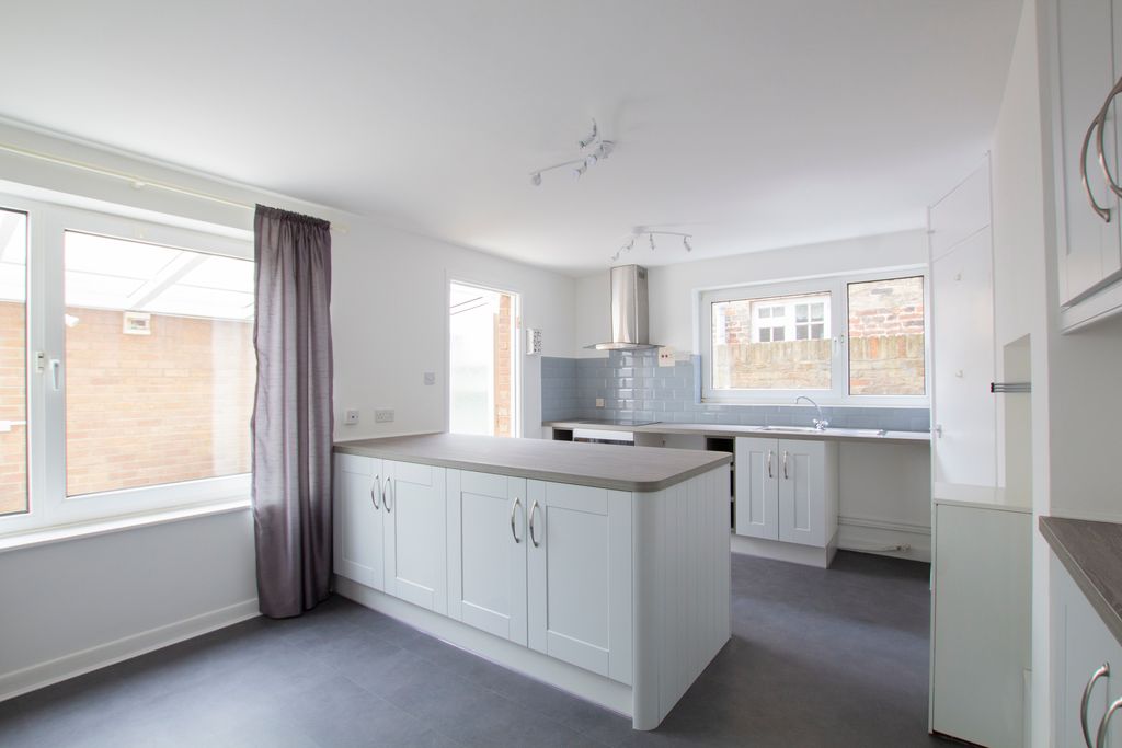 Property photo 2 of 13 Kitchen