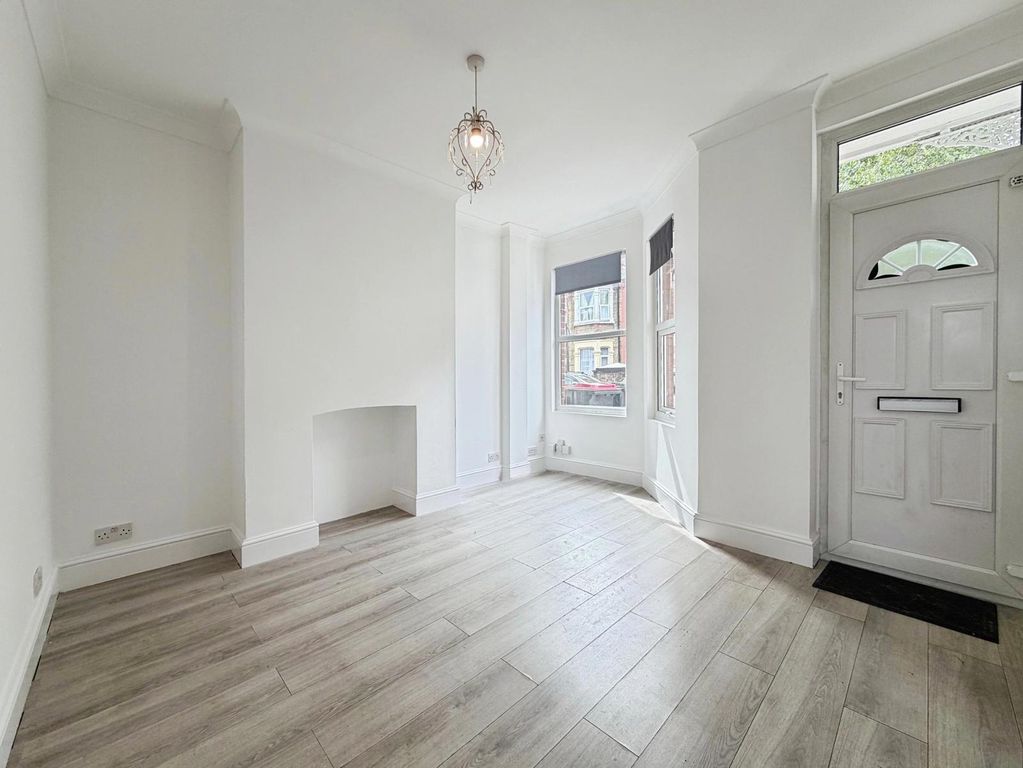 Property photo 3 of 15 Pbox-Img.Jpg
