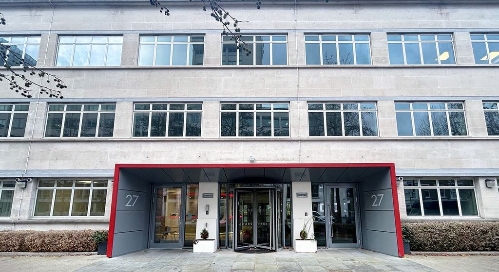 Property photo 3 of 11 Grove House 27 Hammersmith Grove W6 Office To Let West London Ext A.Jpg