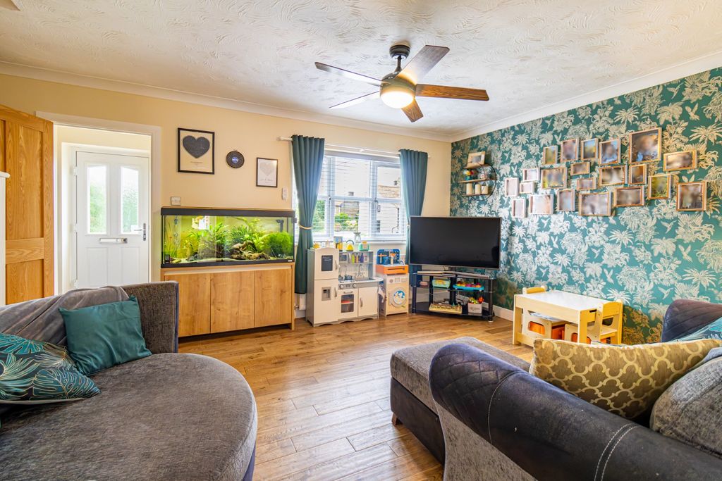 Property photo 3 of 25 3875987