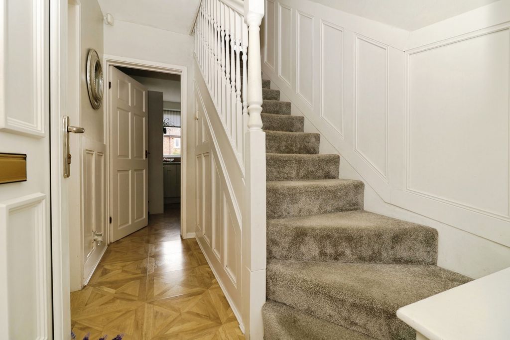 Property photo 2 of 17 Photo