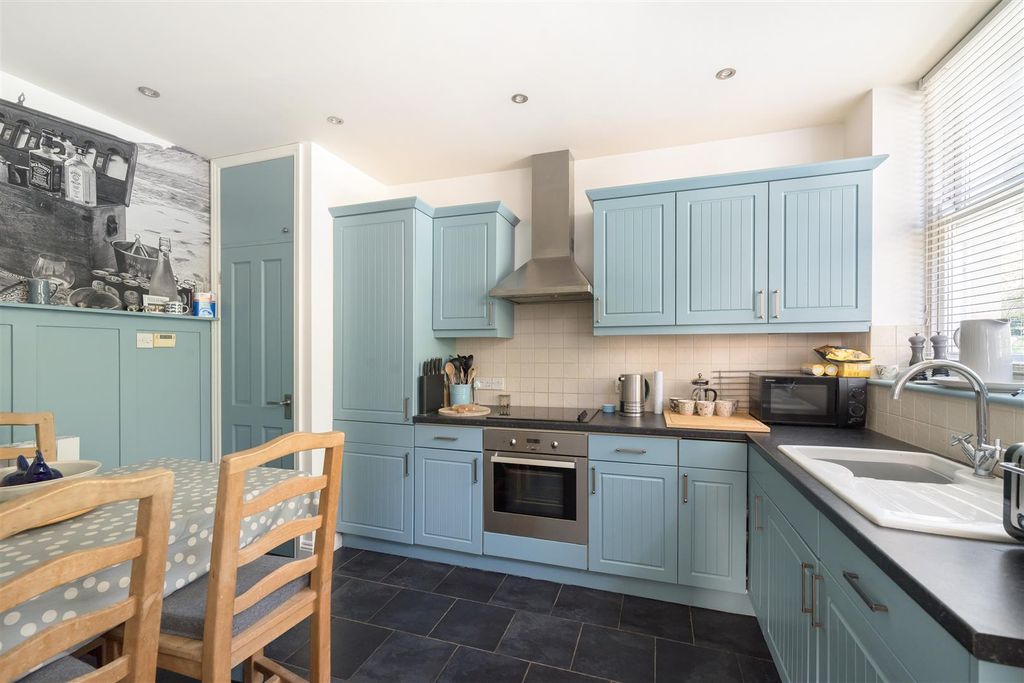 Property photo 2 of 12 Blue 2.Jpg