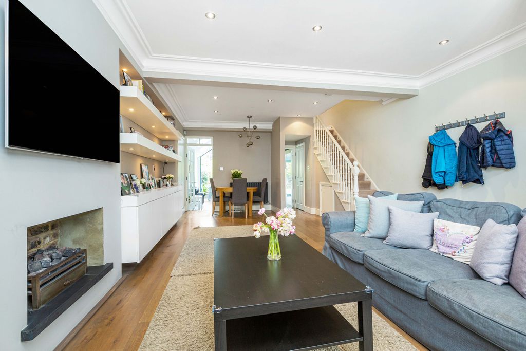 Property photo 3 of 16 Photo