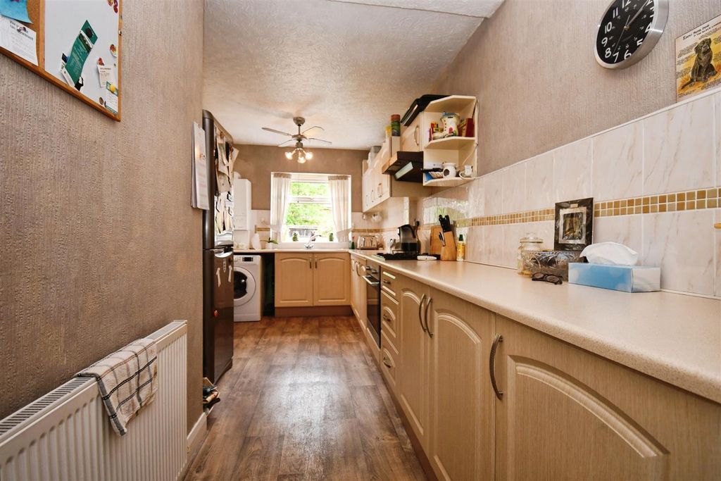 Property photo 3 of 14 E084Def6-U 20 2828 29.Jpg