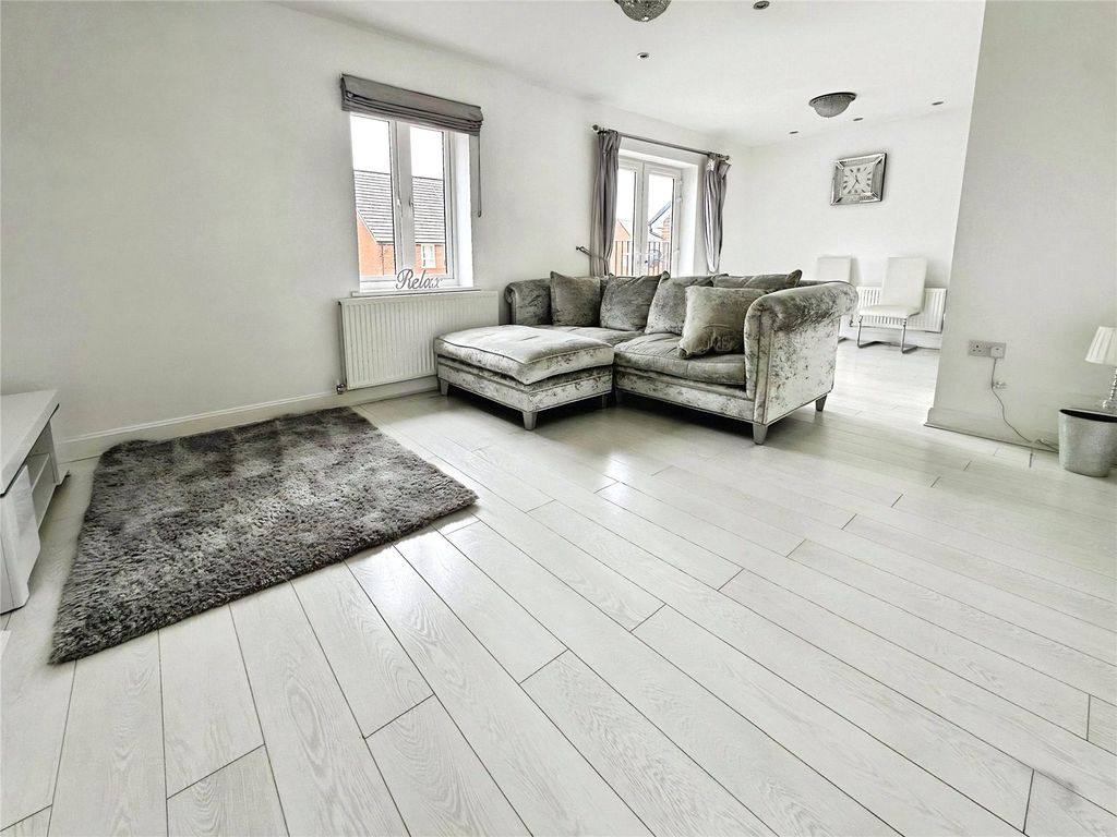 Property photo 3 of 7 Picture No. 12