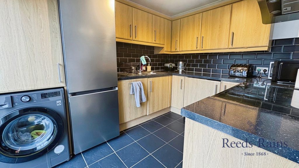 Property photo 3 of 11 Pbox-Img.Jpg