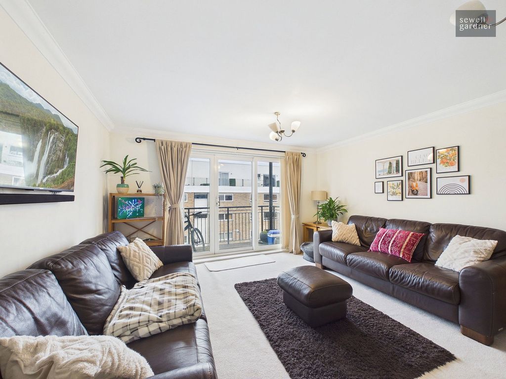 Property photo 2 of 12