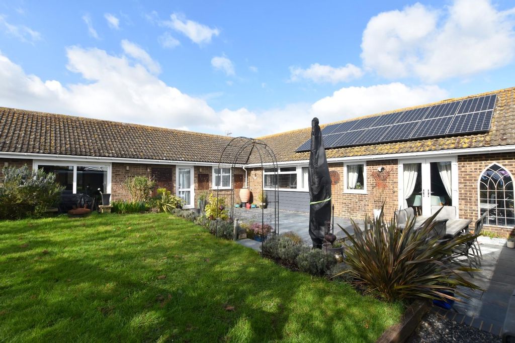 Property photo 2 of 34 9 Crimond Blue Sky (8).Jpg