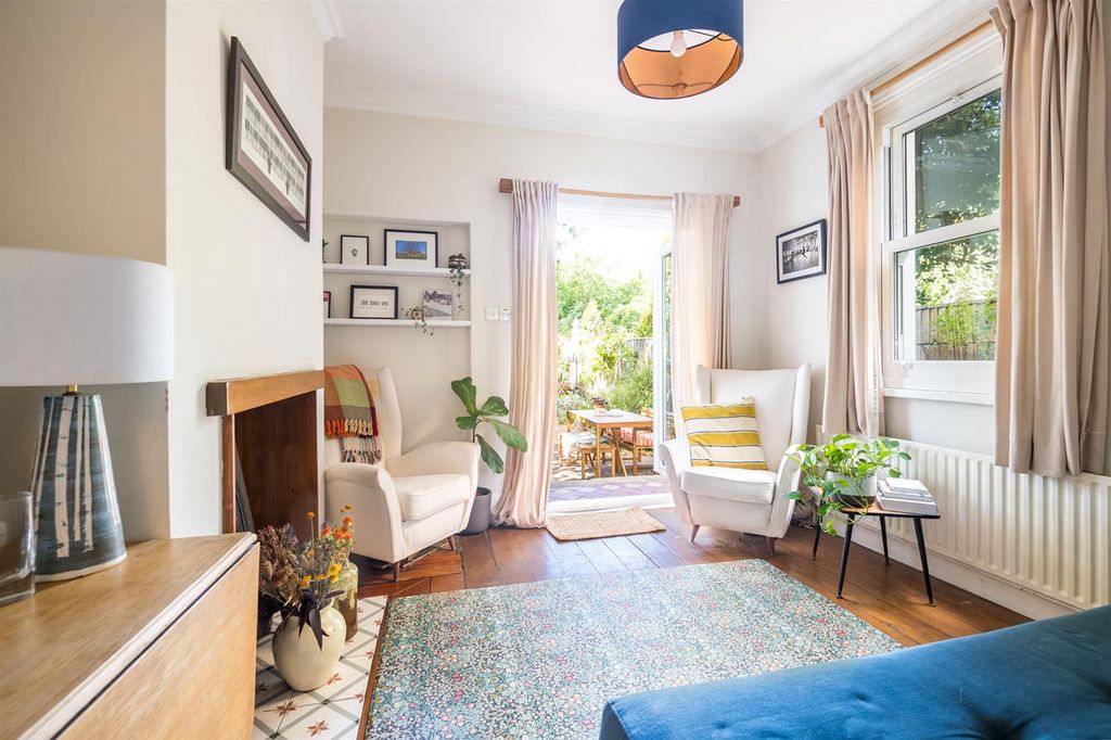 Property photo 2 of 21 Waller Road-21.Jpg