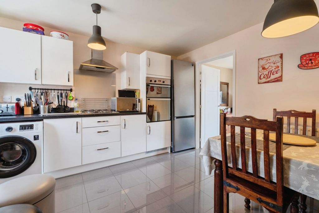 Property photo 3 of 20 Pbox-Img.Jpg