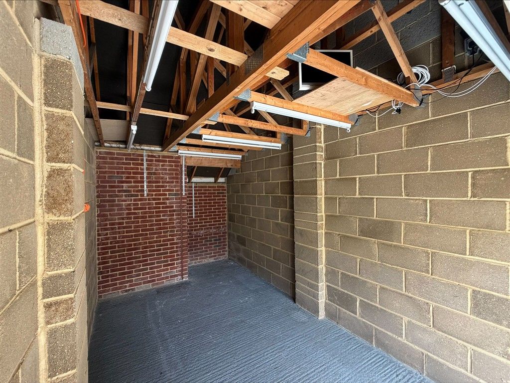 Property photo 3 of 4 Garage Space