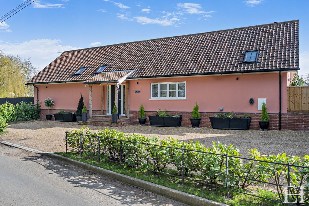 Property photo 1 of 28 4888180