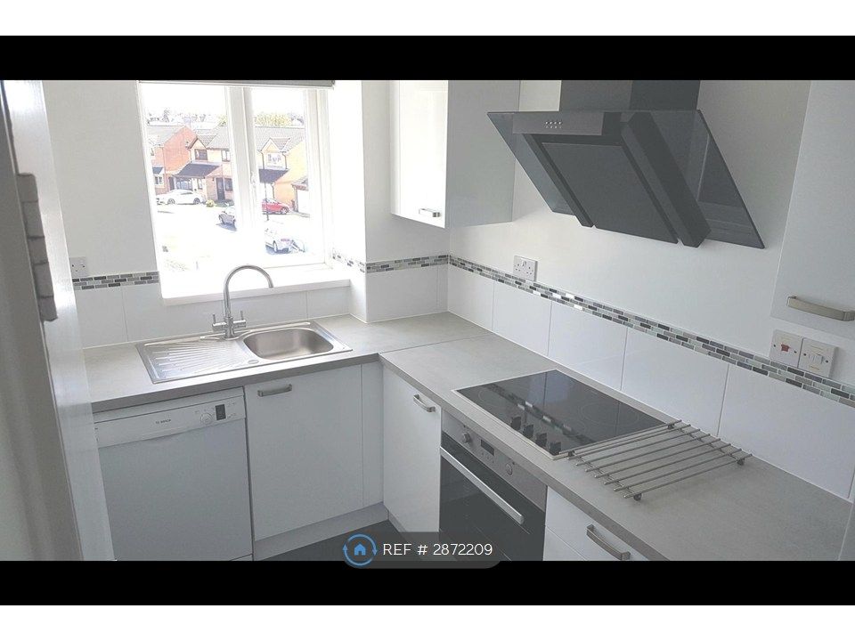 Property photo 2 of 9 Kitchen