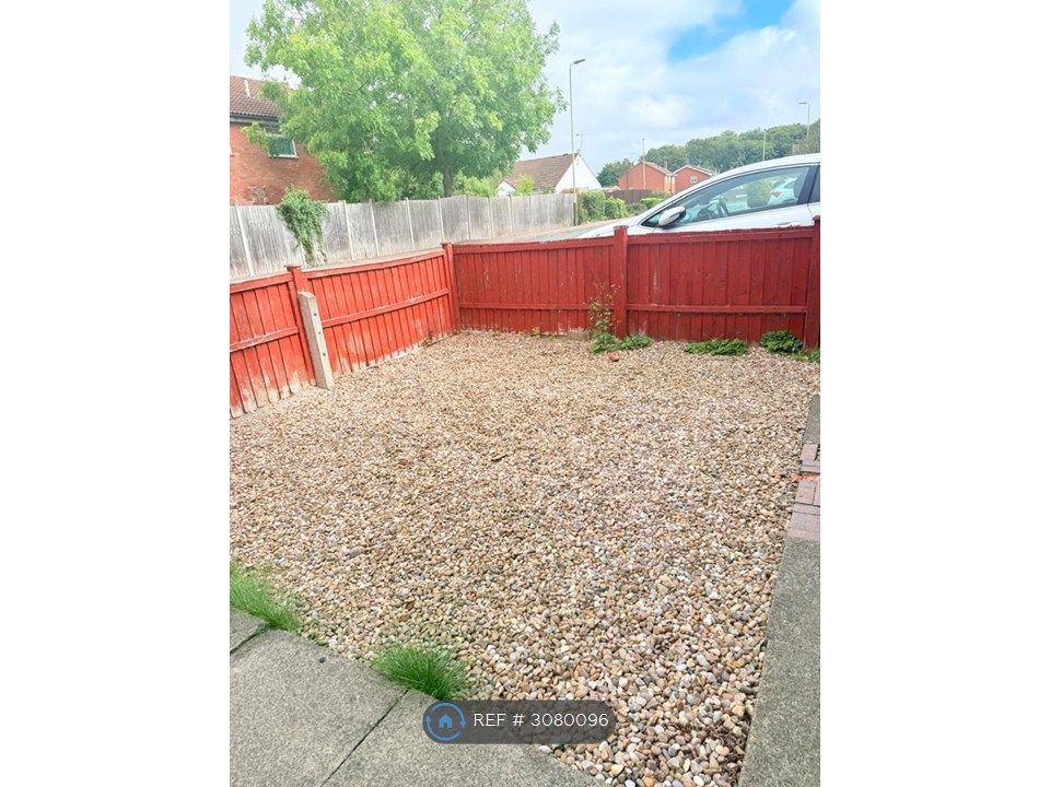 Property photo 2 of 22 Front Garden