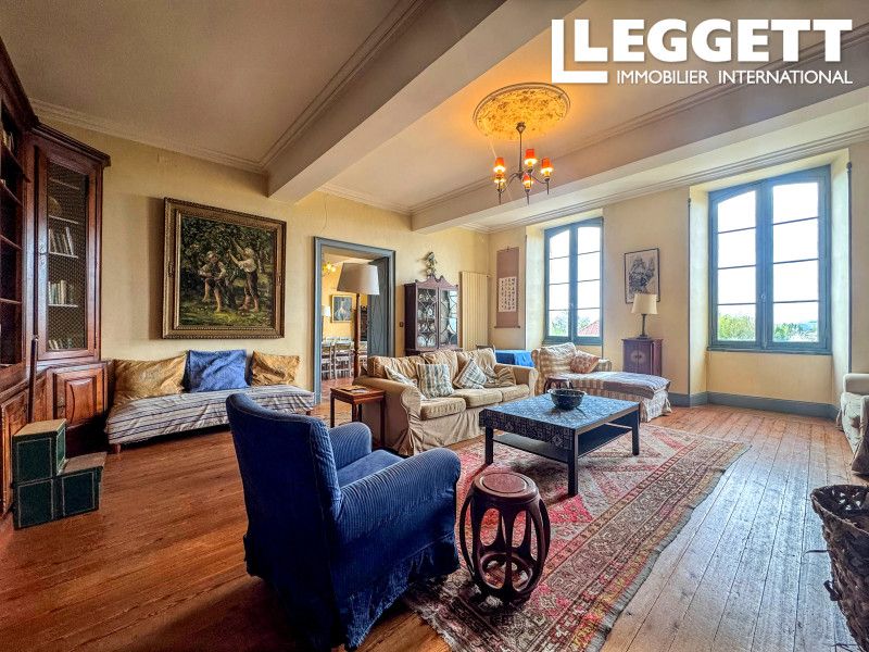 Property photo 2 of 10